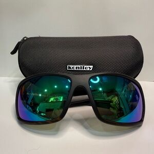 Konlley Floating Black Sunglasses with Green Lenses